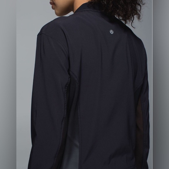 NWT RARE Minimalist Lululemon Noir Jacket II (Bomber Jacket) - Picture 10 of 16
